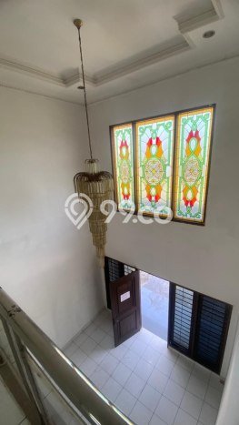 Rumah Elit Modern Tanpa Renovasi di Taman Holis Indah Bandung Rumah Elit Modern Tanpa Renovasi di Taman Holis Indah Bandung