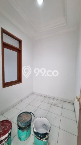 LOKASI BISNIS! Ruko For Rent Kawasan Surya Sumantri, Luas 350m2m², Jalan Strategis, Ready Operasional LOKASI BISNIS! Ruko For Rent Kawasan Surya Sumantri, Luas 350m2m², Jalan Strategis, Ready Operasional