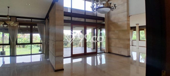 Rumah Elit Modern Tanpa Renovasi di Setiabudi Bandung Rumah Elit Modern Tanpa Renovasi di Setiabudi Bandung