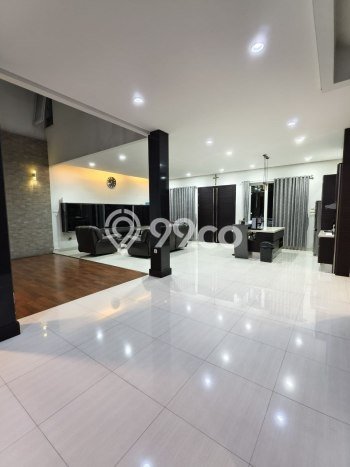 Rumah Elit Modern Tanpa Renovasi di Taman Kopo Indah Bandung Rumah Elit Modern Tanpa Renovasi di Taman Kopo Indah Bandung