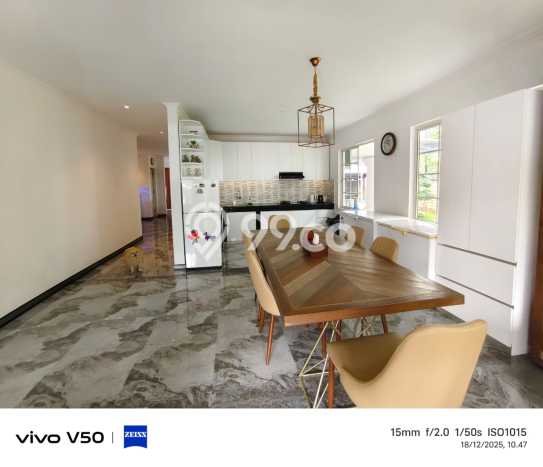For Sale! Luxury House LT 613m2 Desain Modern di Sentul City For Sale! Luxury House LT 613m2 Desain Modern di Sentul City