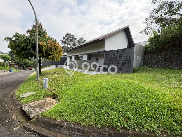 For Sale! Luxury House LT 636m2 Desain Modern di Sentul City For Sale! Luxury House LT 636m2 Desain Modern di Sentul City
