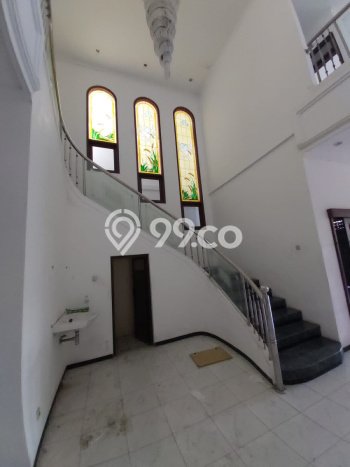 Jual Rumah Luas Megah Dengan View Eksklusif di Sutorejo, Surabaya Jual Rumah Luas Megah Dengan View Eksklusif di Sutorejo, Surabaya