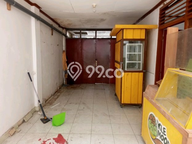 Rumah Nyaman 3 KT di Manyar, Surabaya - LT 341m2m² Rumah Nyaman 3 KT di Manyar, Surabaya - LT 341m2m²