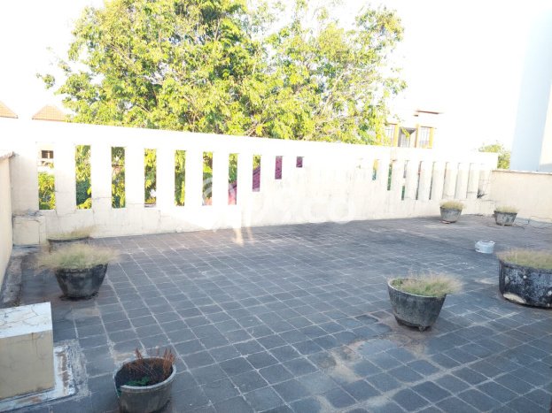 For Sale! Luxury House LT 360m2 Desain Modern di Ngagel For Sale! Luxury House LT 360m2 Desain Modern di Ngagel