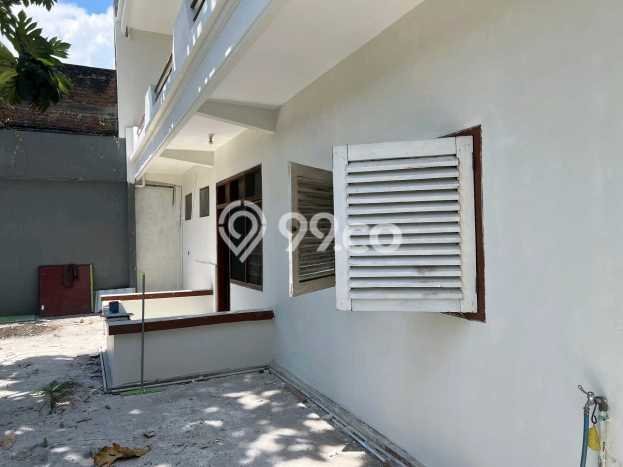 Rumah Nyaman 3 KT di Manyar, Surabaya - LT 341m2m² Rumah Nyaman 3 KT di Manyar, Surabaya - LT 341m2m²