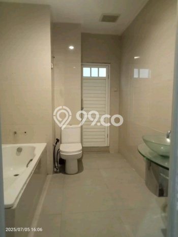 SPECIAL OFFER! Tersedia KPR Rumah Modern di Rungkut, Surabaya, Luas 300m2m² Bangunan 200m2m² SPECIAL OFFER! Tersedia KPR Rumah Modern di Rungkut, Surabaya, Luas 300m2m² Bangunan 200m2m²