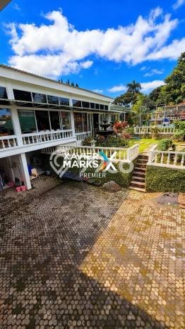 Hunian Elit LB 1500m2 Siap Huni Desain Elegan di Batu, Malang Hunian Elit LB 1500m2 Siap Huni Desain Elegan di Batu, Malang