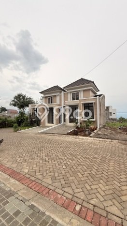 FOR SALE! Vila di Junrejo, Luas 66m2m², Posisi Strategis FOR SALE! Vila di Junrejo, Luas 66m2m², Posisi Strategis