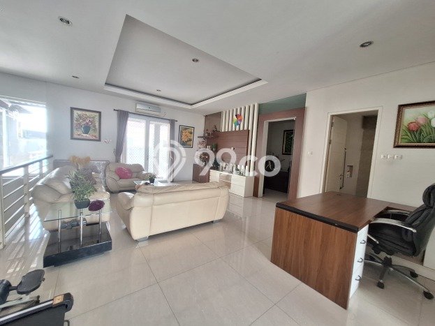 Rumah Eksklusif Dijual LT 375m2 di Wiyung, Surabaya Rumah Eksklusif Dijual LT 375m2 di Wiyung, Surabaya