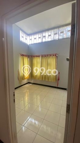 Disewakan! Rumah 3 Kamar Tidur &
2 Kamar Mandi di Kota Baru Parahyangan, Bandung Disewakan! Rumah 3 Kamar Tidur &
2 Kamar Mandi di Kota Baru Parahyangan, Bandung
