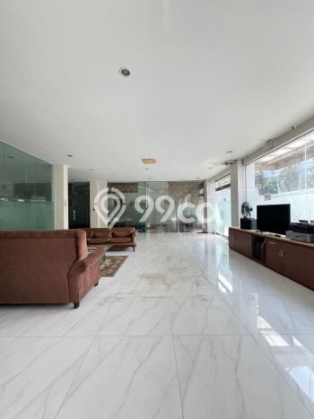 Untuk Dijual Komersial di Kebayoran Baru, Jakarta Selatan Harga Penawaran Spesial Untuk Dijual Komersial di Kebayoran Baru, Jakarta Selatan Harga Penawaran Spesial