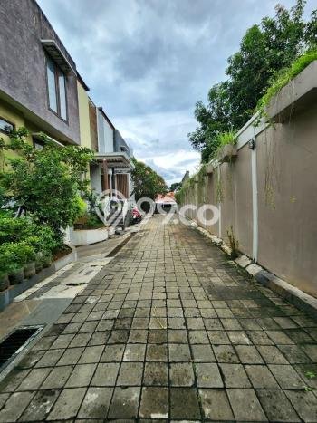 Rumah Elit Modern Tanpa Renovasi di Kemang Jakarta Selatan Rumah Elit Modern Tanpa Renovasi di Kemang Jakarta Selatan