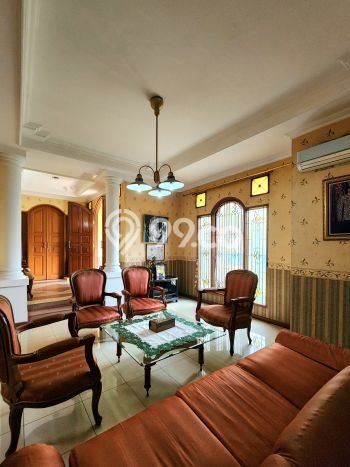 Siap Huni Rumah Mewah 7 Kamar di Kebayoran Baru Dekat ke Mana Saja Siap Huni Rumah Mewah 7 Kamar di Kebayoran Baru Dekat ke Mana Saja