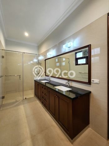Dijual Rumah Mewah Elegan Dengan View Eksklusif di Lebak Bulus, Jakarta Selatan Dijual Rumah Mewah Elegan Dengan View Eksklusif di Lebak Bulus, Jakarta Selatan