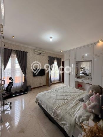 Rumah Elit Modern Siap Huni di Pejaten Jakarta Selatan Rumah Elit Modern Siap Huni di Pejaten Jakarta Selatan