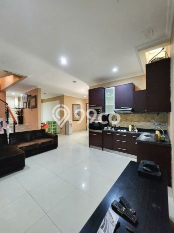 Ready to Use! Luxury House LT 154m2 Desain Elegan di Pondok Indah Ready to Use! Luxury House LT 154m2 Desain Elegan di Pondok Indah