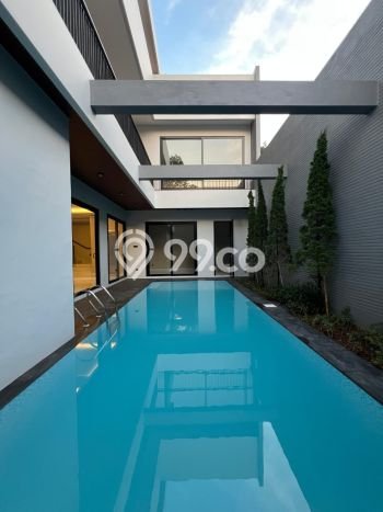 Rumah Elit Modern Tanpa Renovasi di Lebak Bulus Jakarta Selatan Rumah Elit Modern Tanpa Renovasi di Lebak Bulus Jakarta Selatan