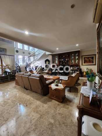 Hunian Mewah LB 450m2 Siap Pakai Desain Elegan di Bintaro, Tangerang Selatan Hunian Mewah LB 450m2 Siap Pakai Desain Elegan di Bintaro, Tangerang Selatan