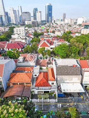 Hunian Eksklusif Siap Huni LT 346m2 di Kebayoran Baru, Jakarta Selatan Hunian Eksklusif Siap Huni LT 346m2 di Kebayoran Baru, Jakarta Selatan