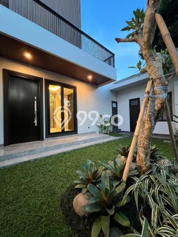 Rumah Elit Modern Tanpa Renovasi di Lebak Bulus Jakarta Selatan Rumah Elit Modern Tanpa Renovasi di Lebak Bulus Jakarta Selatan