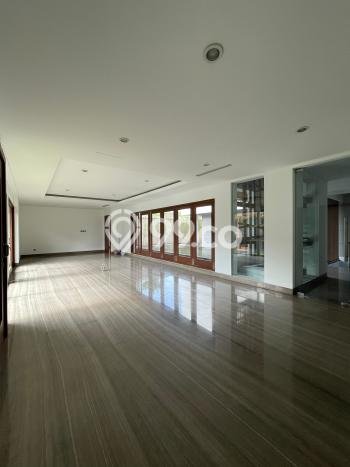 Hunian Elit LB 654m2 Siap Pakai Desain Elegan di Pondok Indah, Jakarta Selatan Hunian Elit LB 654m2 Siap Pakai Desain Elegan di Pondok Indah, Jakarta Selatan
