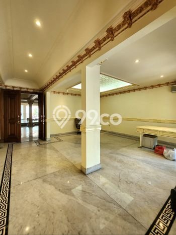 Ready to Use! Luxury House LT 820m2 Desain Modern di Pondok Indah Ready to Use! Luxury House LT 820m2 Desain Modern di Pondok Indah