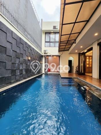 Rumah Elit Modern Tanpa Renovasi di Kemang Jakarta Selatan Rumah Elit Modern Tanpa Renovasi di Kemang Jakarta Selatan