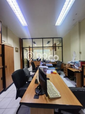 FOR SALE! Ruko di Kebayoran Baru Jakarta Selatan, LT 84m2, LB 180m2 FOR SALE! Ruko di Kebayoran Baru Jakarta Selatan, LT 84m2, LB 180m2