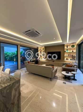 Siap Huni Rumah Mewah 6 Kamar di Kebayoran Baru Dekat ke Mana Pun Siap Huni Rumah Mewah 6 Kamar di Kebayoran Baru Dekat ke Mana Pun