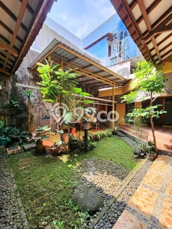 Siap Huni Rumah Mewah 7 Kamar di Kebayoran Baru Dekat ke Mana Saja Siap Huni Rumah Mewah 7 Kamar di Kebayoran Baru Dekat ke Mana Saja