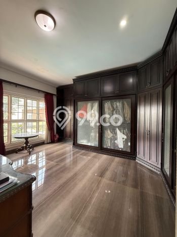Hunian Elit LB 1500m2 Siap Huni Desain Elegan di Cirendeu, Jakarta Selatan Hunian Elit LB 1500m2 Siap Huni Desain Elegan di Cirendeu, Jakarta Selatan