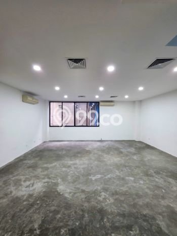 Kantor Dijual di Kebayoran Baru LT 596m2, LB 1300m2 untuk Investasi Kantor Dijual di Kebayoran Baru LT 596m2, LB 1300m2 untuk Investasi