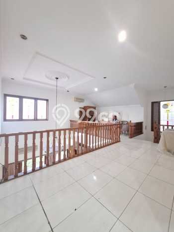 Rumah Elit Modern Siap Huni di Pejaten Jakarta Selatan Rumah Elit Modern Siap Huni di Pejaten Jakarta Selatan