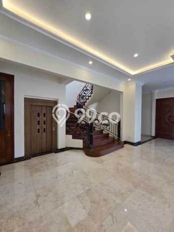 Rumah Elit Modern Tanpa Renovasi di Pondok Indah Jakarta Selatan Rumah Elit Modern Tanpa Renovasi di Pondok Indah Jakarta Selatan
