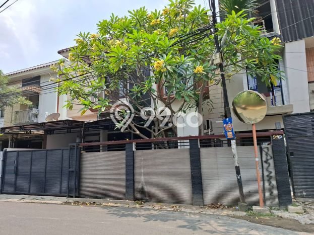 Rumah Elit LB 10000m2 Siap Pakai Desain Elegan di Pejaten, Jakarta Selatan Rumah Elit LB 10000m2 Siap Pakai Desain Elegan di Pejaten, Jakarta Selatan