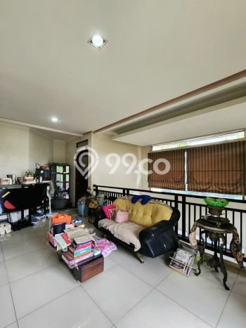 Siap Huni Hunian Elit 9 Kamar di Pesanggrahan Dekat ke Mana Pun Siap Huni Hunian Elit 9 Kamar di Pesanggrahan Dekat ke Mana Pun