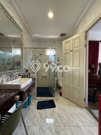 Hunian Elit LB 1500m2 Siap Huni Desain Elegan di Cirendeu, Jakarta Selatan Hunian Elit LB 1500m2 Siap Huni Desain Elegan di Cirendeu, Jakarta Selatan