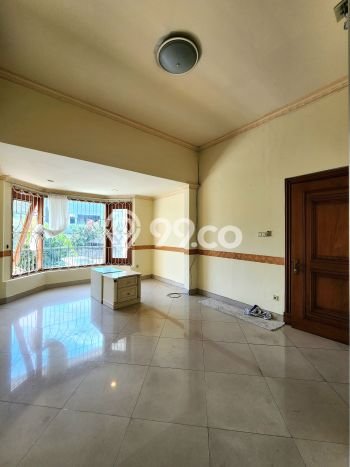 Ready to Use! Luxury House LT 820m2 Desain Modern di Pondok Indah Ready to Use! Luxury House LT 820m2 Desain Modern di Pondok Indah