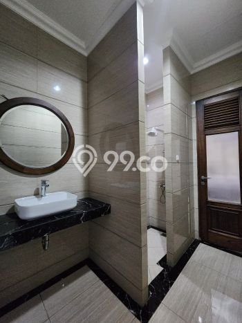 Rumah Elit LB 258m2 Siap Pakai Desain Elegan di Lenteng Agung, Jakarta Selatan Rumah Elit LB 258m2 Siap Pakai Desain Elegan di Lenteng Agung, Jakarta Selatan
