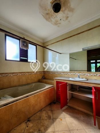 Jual Rumah Luas Elegan Dengan View Cantik di Kemang, Jakarta Selatan Jual Rumah Luas Elegan Dengan View Cantik di Kemang, Jakarta Selatan