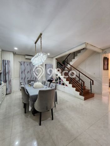 Rumah Elit LB 10000m2 Siap Pakai Desain Elegan di Pejaten, Jakarta Selatan Rumah Elit LB 10000m2 Siap Pakai Desain Elegan di Pejaten, Jakarta Selatan