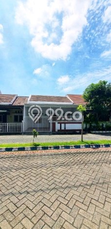 For Sale Rumah 3 Kamar Lokasi Strategis Nyaman dan Strategis di Buduran For Sale Rumah 3 Kamar Lokasi Strategis Nyaman dan Strategis di Buduran
