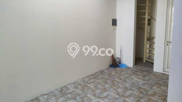For Sale! Premium House LT 200m2 Desain Modern di Pakuwon City For Sale! Premium House LT 200m2 Desain Modern di Pakuwon City