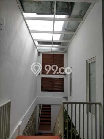Ready to Use! Luxury House LT 246m2 Desain Elegan di Petemon Ready to Use! Luxury House LT 246m2 Desain Elegan di Petemon