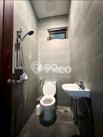 Rumah Elit Modern Tanpa Renovasi di Graha Surabaya Rumah Elit Modern Tanpa Renovasi di Graha Surabaya