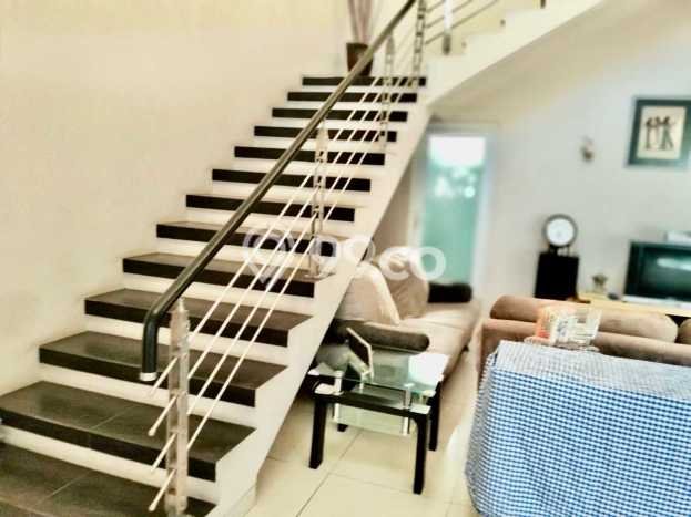Rumah Elit LB 400m2 Siap Huni Desain Elegan di Pakuwon Indah, Surabaya Rumah Elit LB 400m2 Siap Huni Desain Elegan di Pakuwon Indah, Surabaya