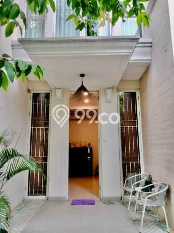 Rumah Luxury Modern Siap Huni di Pakuwon Indah Surabaya Rumah Luxury Modern Siap Huni di Pakuwon Indah Surabaya