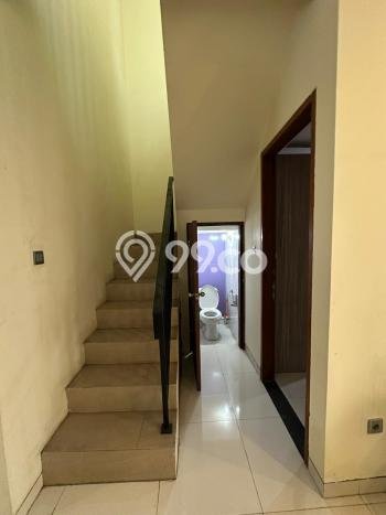 For Sale Rumah 4 Kamar Lokasi Ideal Nyaman dan Strategis di Wonocolo For Sale Rumah 4 Kamar Lokasi Ideal Nyaman dan Strategis di Wonocolo