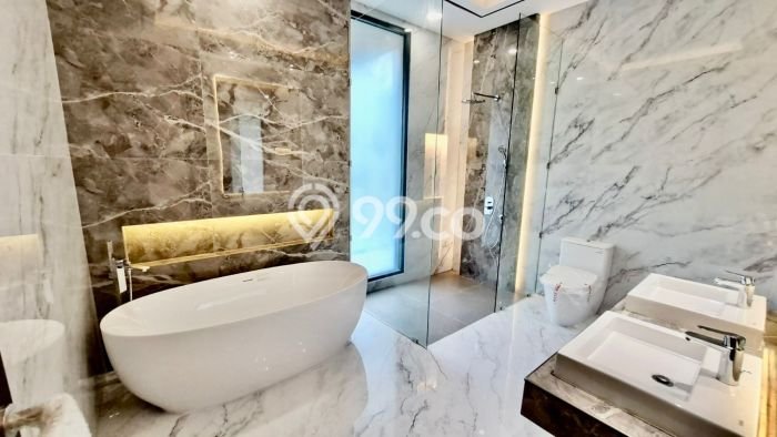 For Sale! Luxury House LT 264m2 Desain Elegan di Surabaya Kota For Sale! Luxury House LT 264m2 Desain Elegan di Surabaya Kota